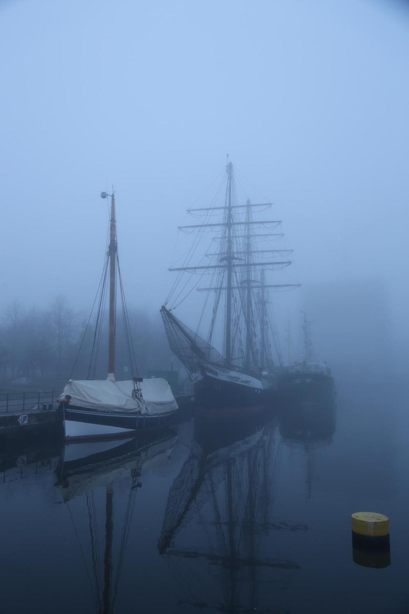 Schiffshotel "Schlafen Im Hafen" Amburgo Esterno foto